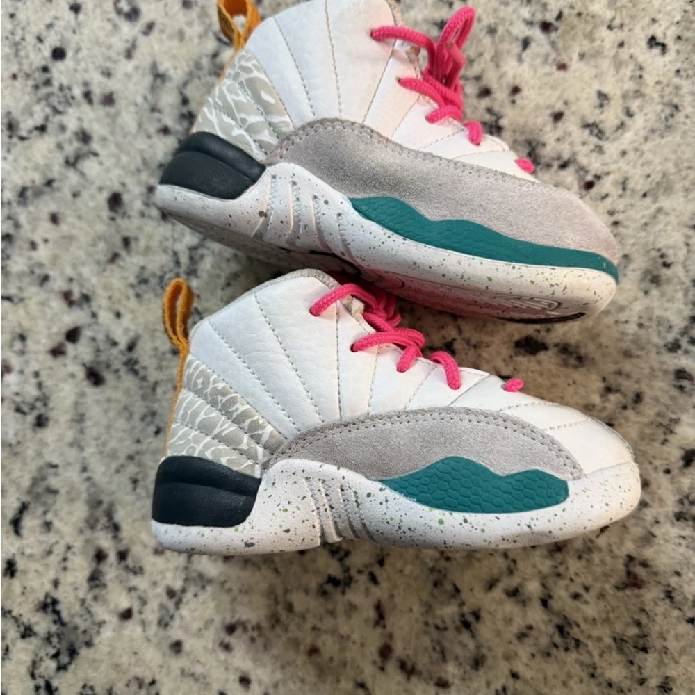 Jordan Retro 12’s Kids White and Teal Sneakers size 6c